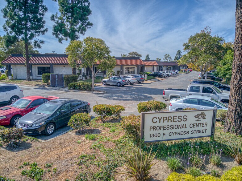 More Photos Of 1300 E Cypress St, Santa Maria Office Residential For Sale
