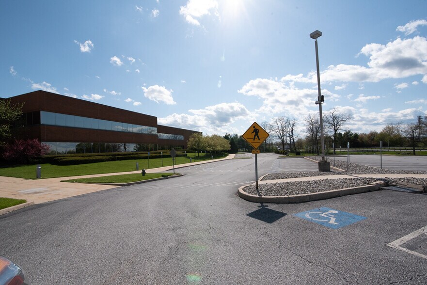More Photos Of 14700 Citicorp Dr, Hagerstown Office For Sale