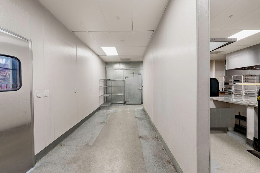 More Photos Of 500 W Broadway, Long Beach Apartments For Lease