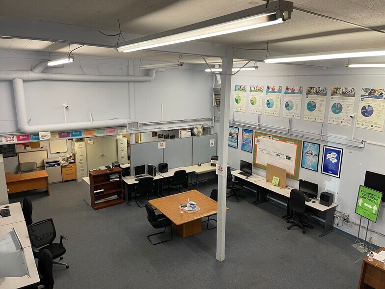 More Photos Of 2610 Daniel Ave, San Diego Light Distribution For Sale