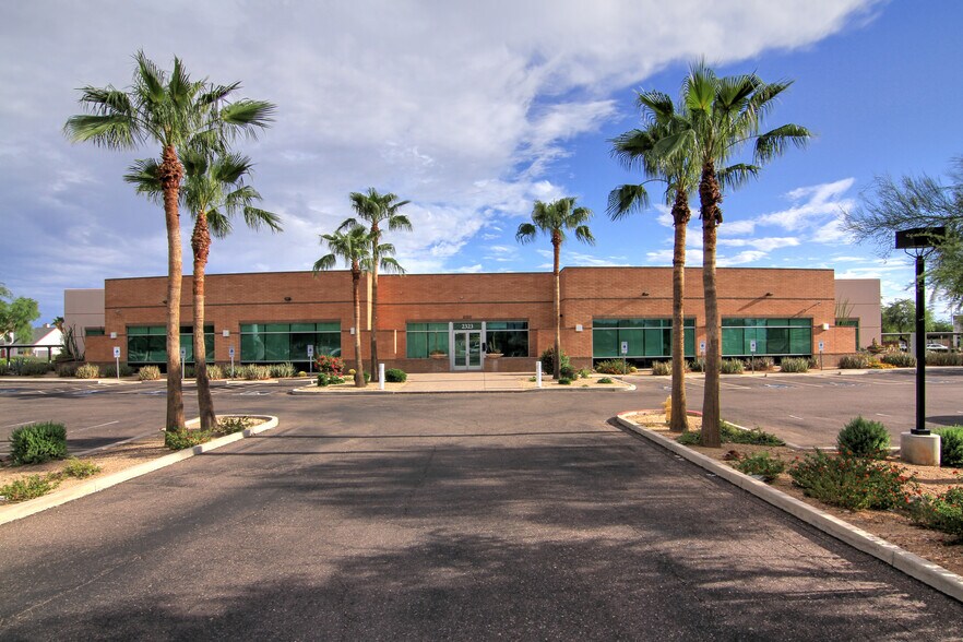 Primary Photo Of 2323 W Rose Garden Ln, Phoenix Light Distribution For Lease