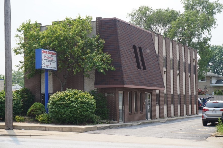Primary Photo Of 8224 Calumet Ave, Munster Medical For Lease