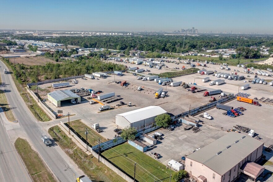 More Photos Of 6409 Mesa Dr, Houston Truck Terminal For Lease