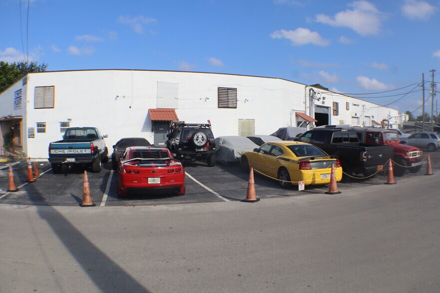 More Photos Of 1800-1812 SW 7th Ave, Pompano Beach Warehouse For Sale