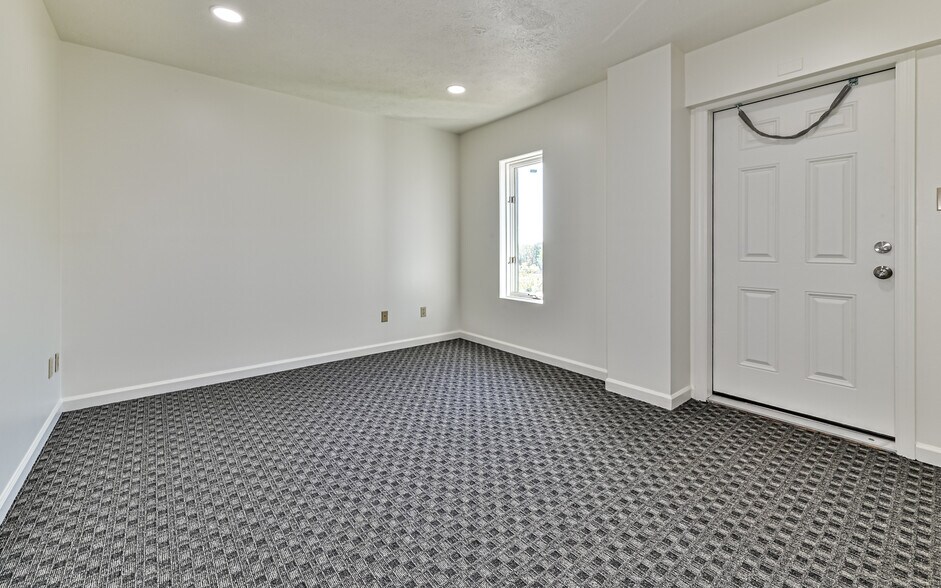 More Photos Of 103 N Meadows Dr, Wexford Medical For Lease