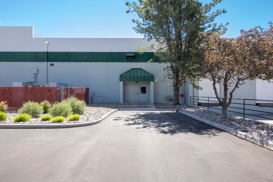 More Photos Of 4910-4990 Longley Ln, Reno Distribution For Lease