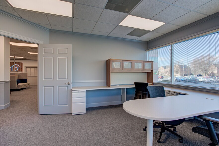 More Photos Of 930 Red Rose Ct, Lancaster Medical For Lease