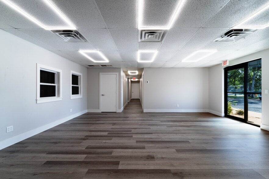 More Photos Of 5826-5830 Corporation Cir, Fort Myers Warehouse For Sale