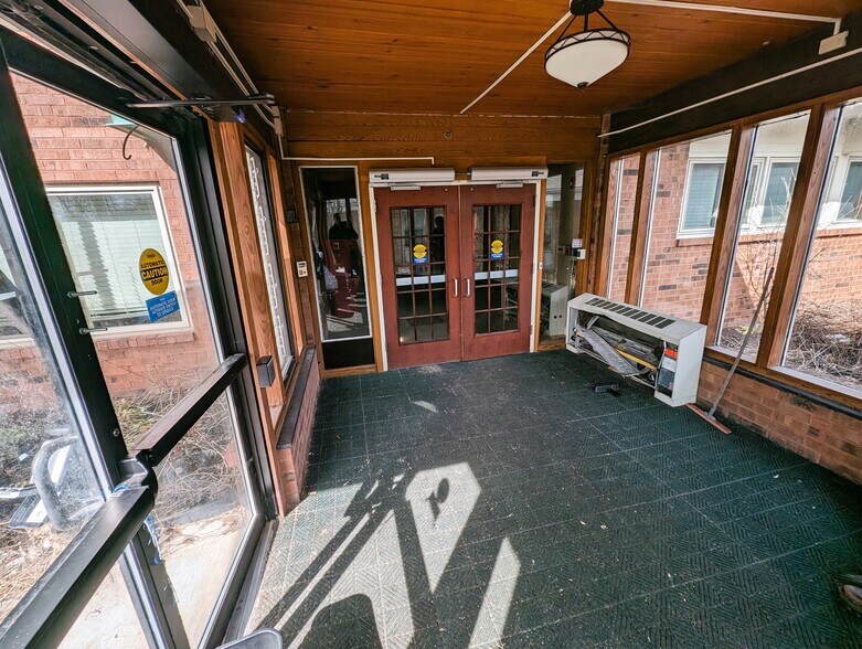 More Photos Of 9350 W Fond Du Lac Ave, Milwaukee Skilled Nursing Facility For Sale