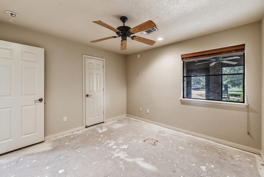More Photos Of 1726 I-45 North, Huntsville Land For Sale