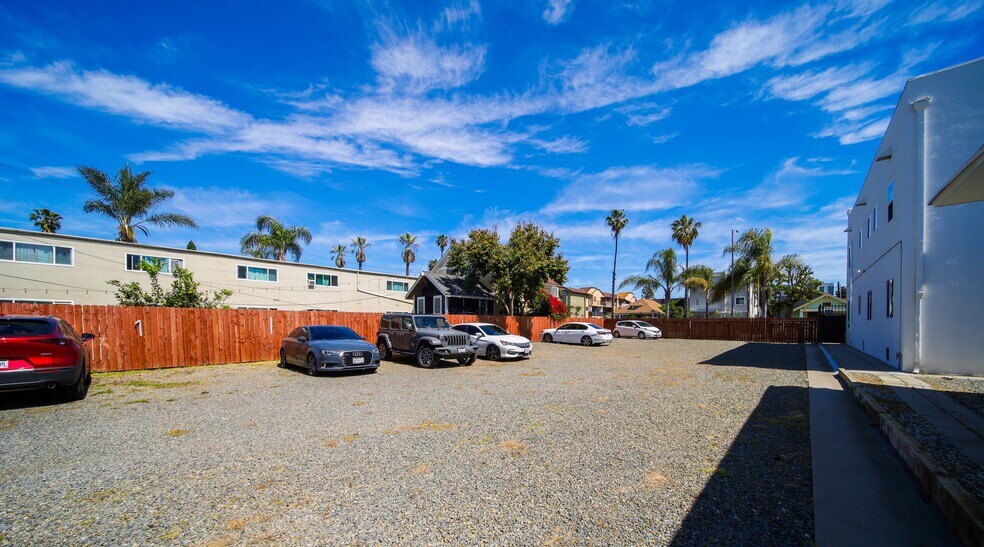 More Photos Of 1123 Pacific Ave, Long Beach Apartments For Sale