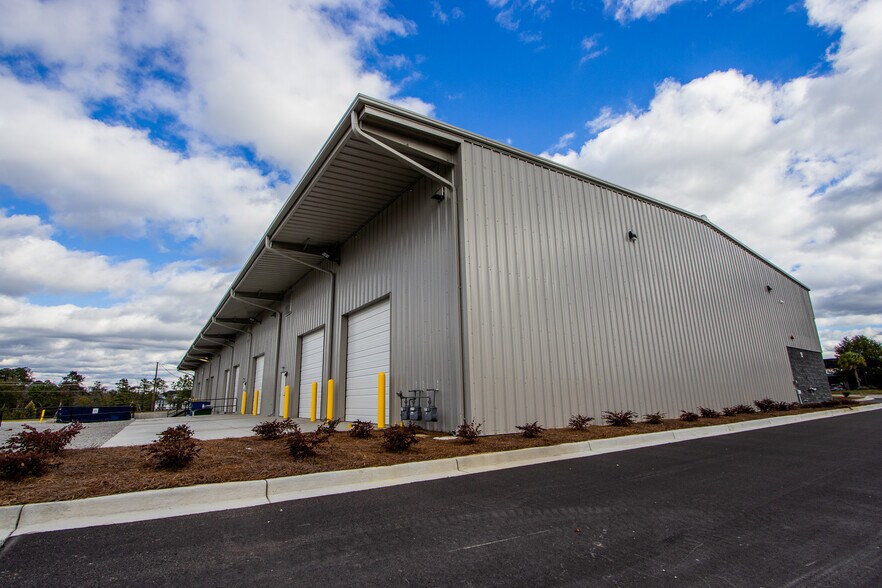 More Photos Of 181 Newland Rd, Columbia Warehouse For Lease