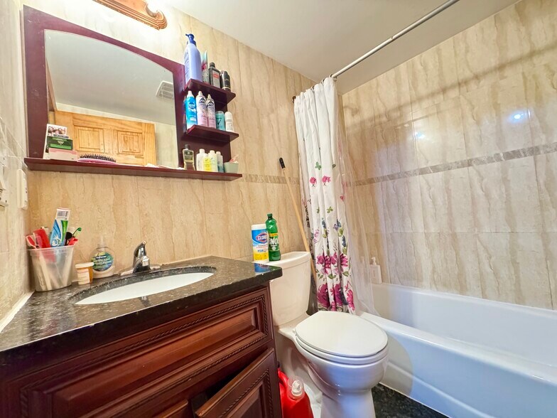 More Photos Of 3729 103rd St, Corona Flex For Sale