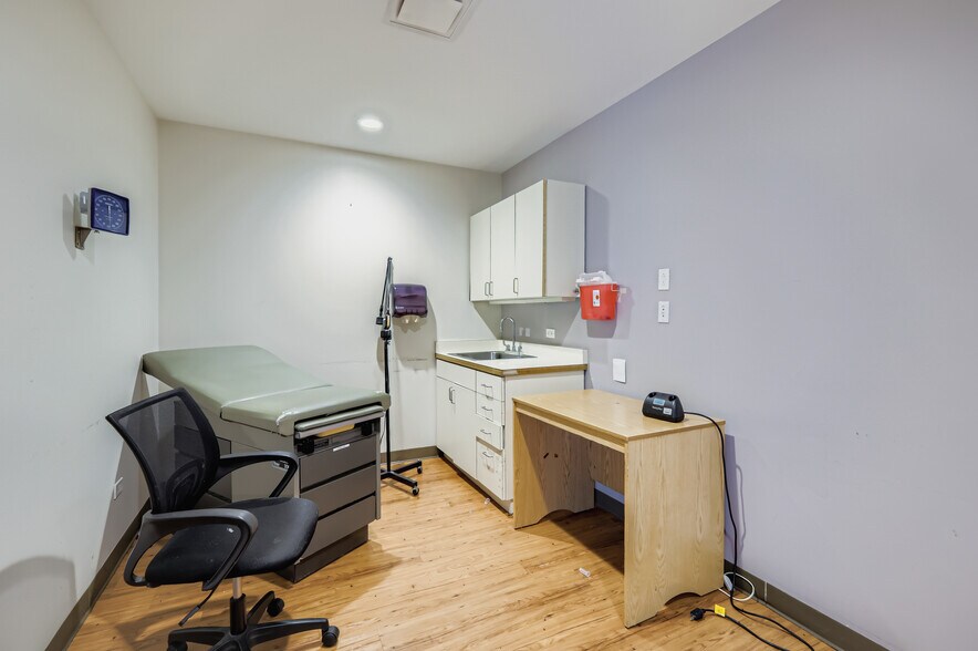 More Photos Of 40 Timberline Dr, Lemont Rehabilitation Center For Sale