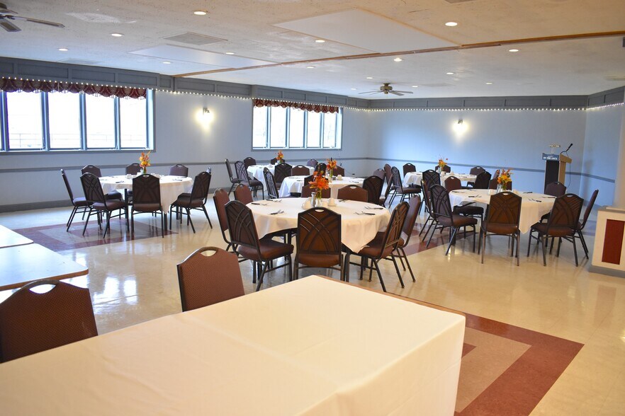 More Photos Of 24 S First St, Fulton Restaurant For Sale