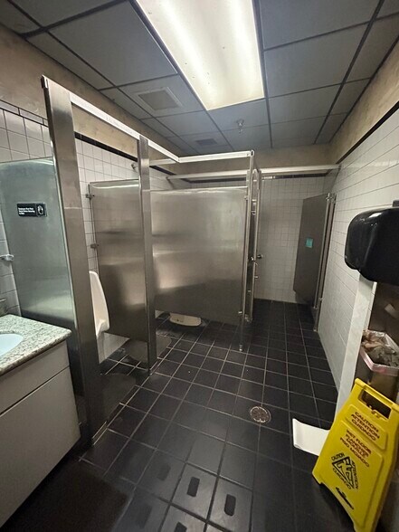 More Photos Of 8 Tech One Dr, Monroeville Restaurant For Lease