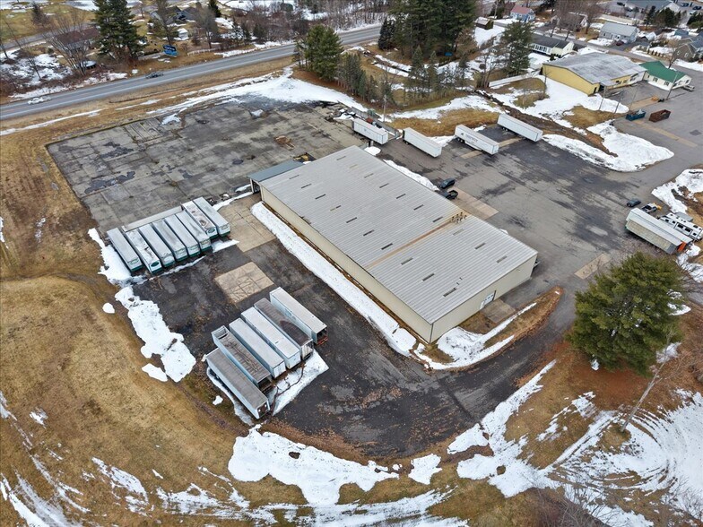 More Photos Of 15 E Elm St, Broadalbin Warehouse For Lease