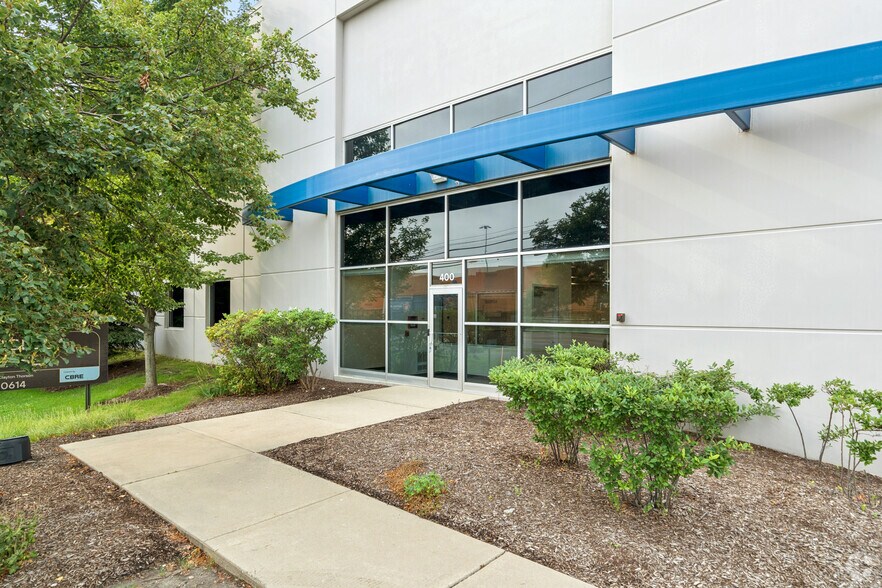 More Photos Of 11101 Franklin Ave, Franklin Park Distribution For Lease