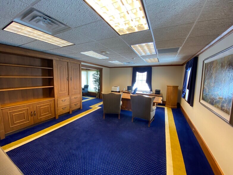 More Photos Of 121 E Fifth St, Storm Lake Office Residential For Lease