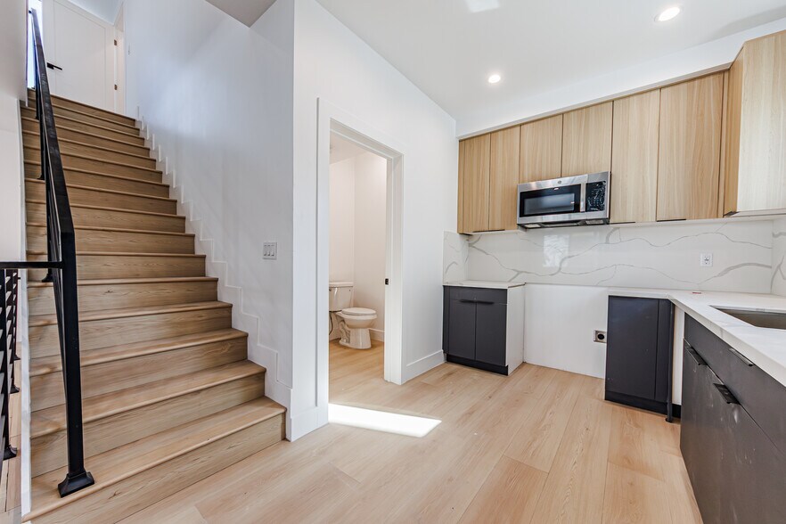 More Photos Of 5209 W 20th St, Los Angeles Multifamily For Sale