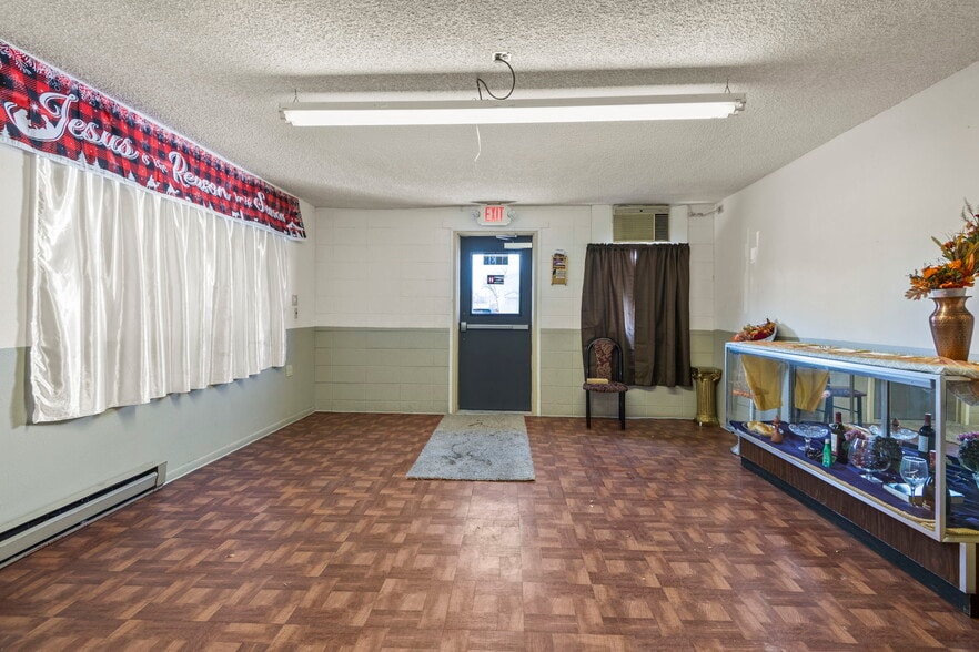 More Photos Of 6628-6638 Monaco St, Commerce City Freestanding For Sale