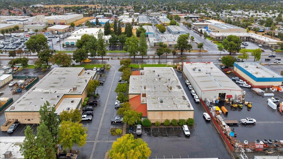 More Photos Of 5750 E Shields #102 ave, Fresno Industrial For Sale