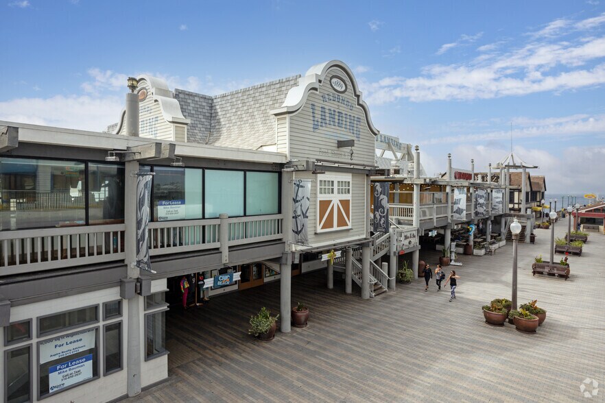 More Photos Of 100 Fishermans Wharf, Redondo Beach Bar For Lease
