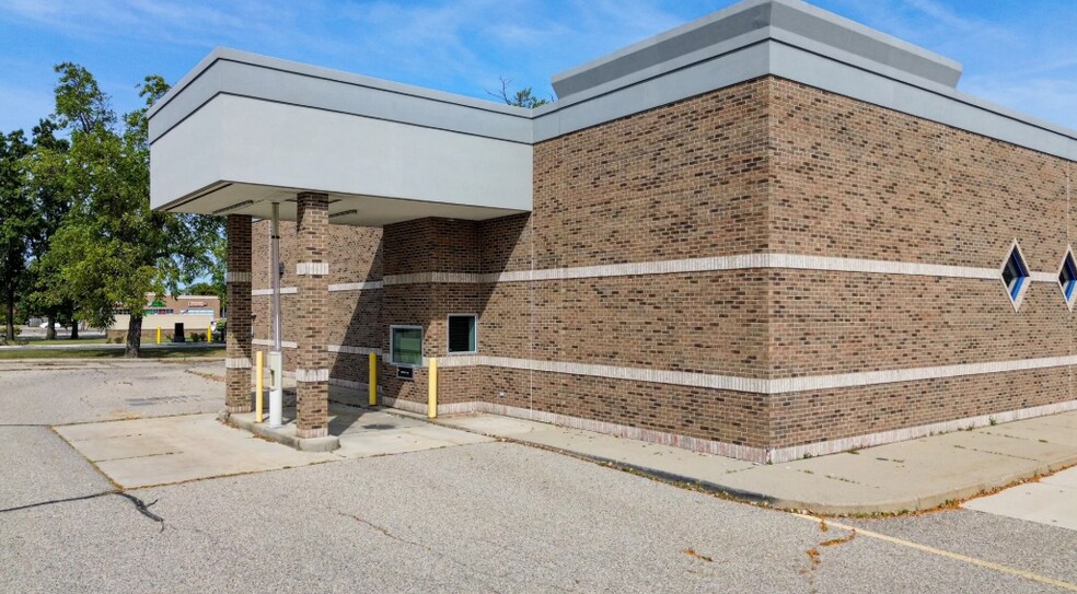 More Photos Of 51037 Van Dyke Ave, Shelby Township Drugstore For Sale