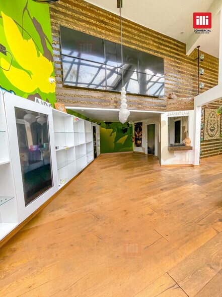 More Photos Of 8462-8470 Santa Monica Blvd, West Hollywood Storefront For Lease