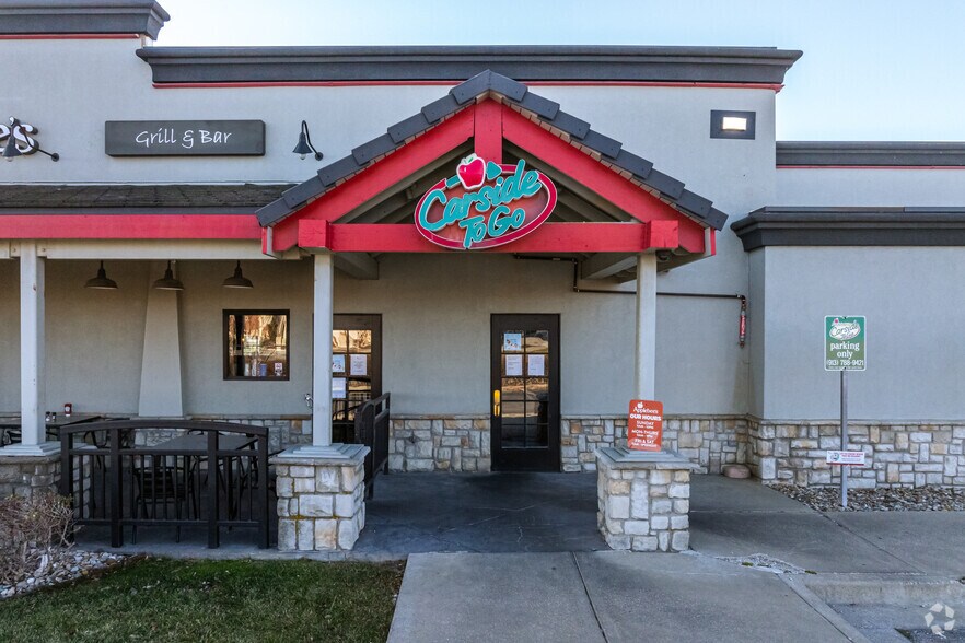 More Photos Of 1700 Village West Pky, Kansas City Restaurant For Lease