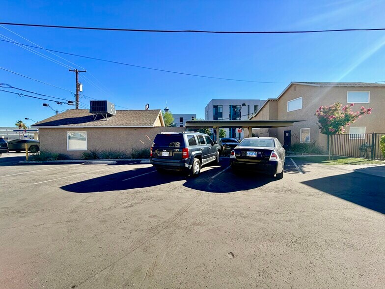 More Photos Of 931 S 3rd St, Las Vegas Office Residential For Lease