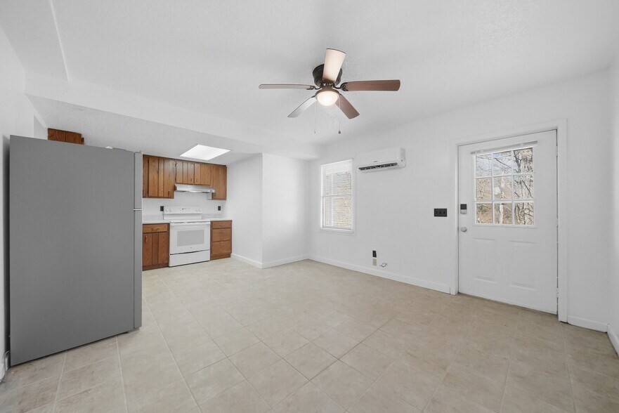 More Photos Of 80 Lindsey Ln, Burnsville Apartments For Sale
