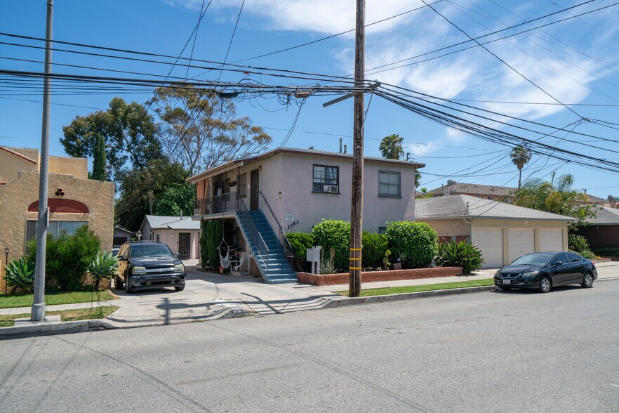 Primary Photo Of 1062 Termino Ave, Long Beach Apartments For Sale
