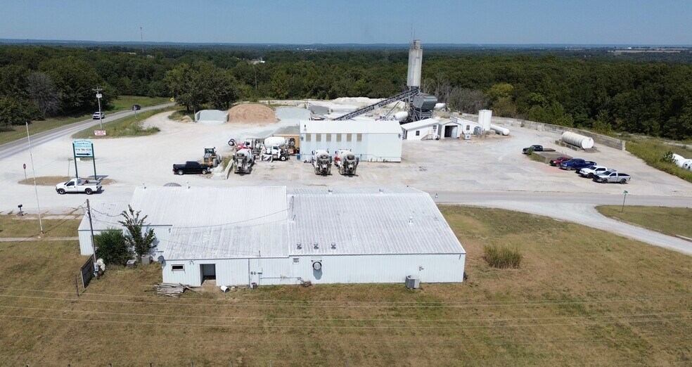 More Photos Of Hwys 59 & 10, Grove Restaurant For Sale