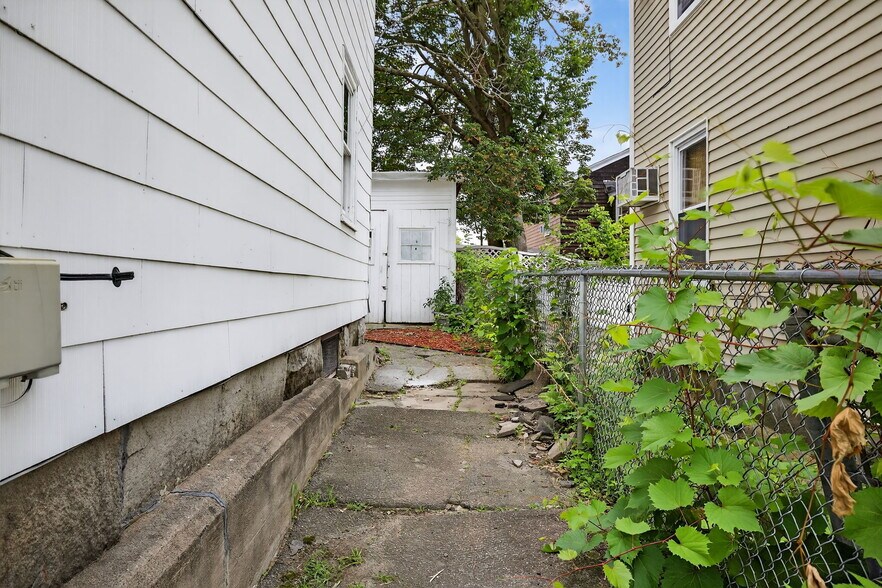 More Photos Of 7 Morrill St, Nashua Multifamily For Sale