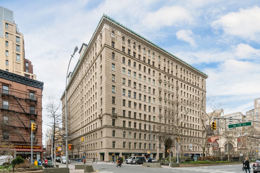 More Photos Of 390 West End Ave, New York Apartments For Lease