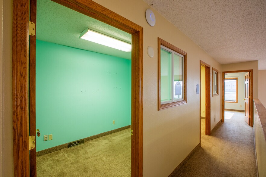 More Photos Of 1411 W Dakota Pkwy, Williston Office For Lease