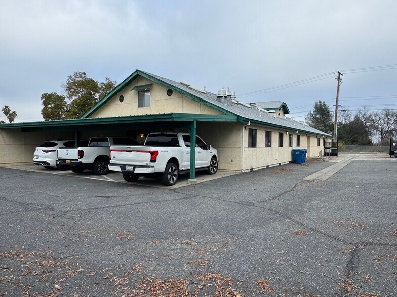 More Photos Of 2036 Railroad Ave, Redding Office For Sale