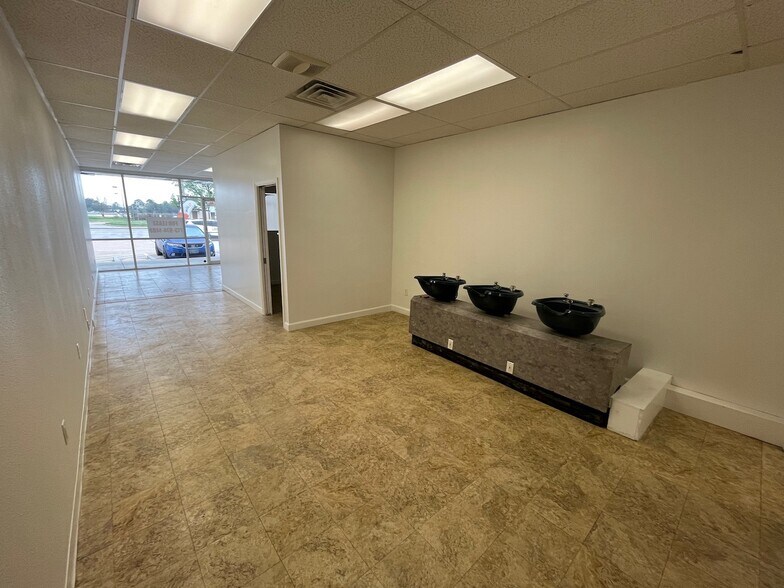 More Photos Of 1535 Spring Cypress Rd, Spring Storefront For Lease