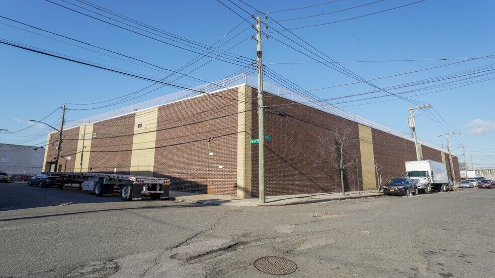 More Photos Of 147-35 Farmers Blvd, Jamaica Warehouse For Lease