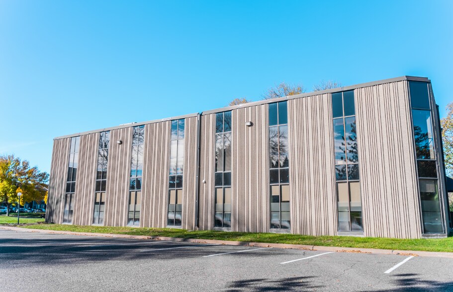 More Photos Of 6240 N Quinwood Ln, Maple Grove Medical For Lease