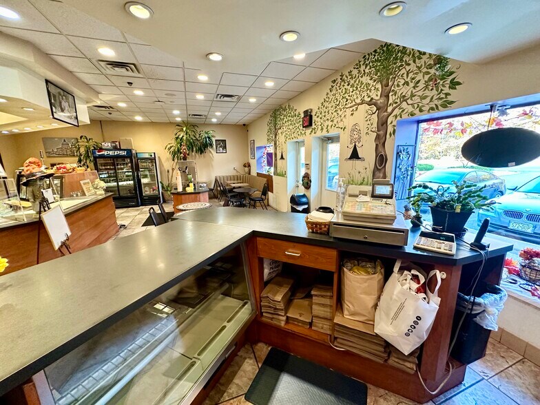 More Photos Of 136-154 Rifle Camp Rd, Woodland Park General Retail For Sale
