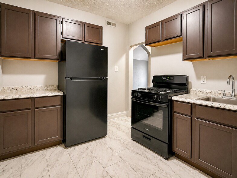 More Photos Of 7749 S Yates, Chicago Apartments For Sale