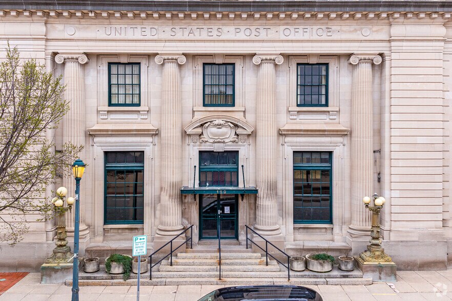 More Photos Of 150 N Scott St, Joliet Office For Sale