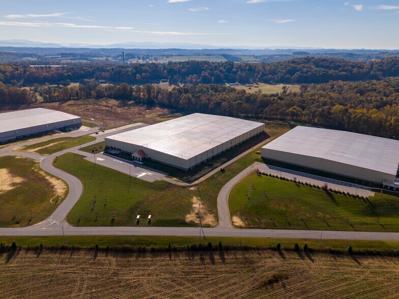 More Photos Of 2677 Huntington Park Dr, Loudon Warehouse For Lease