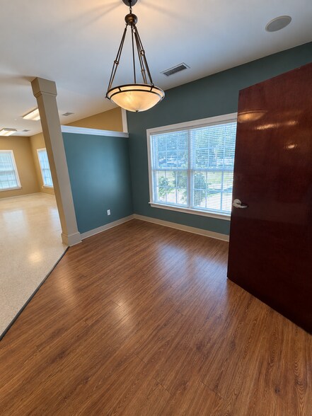 More Photos Of 5816 Creedmoor Rd, Raleigh Medical For Lease