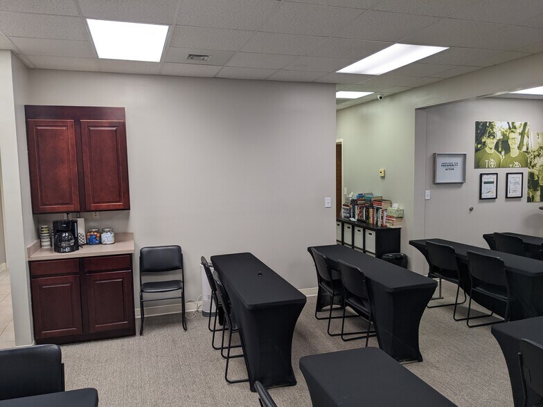 More Photos Of 249 Williamson Rd, Mooresville Medical For Lease