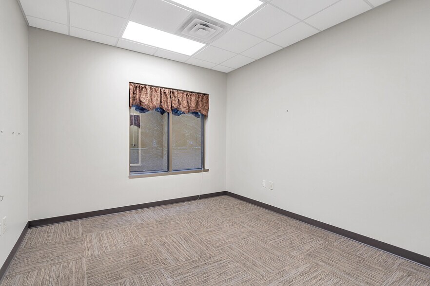 More Photos Of 4385 Johns Creek Pky, Suwanee Medical For Lease