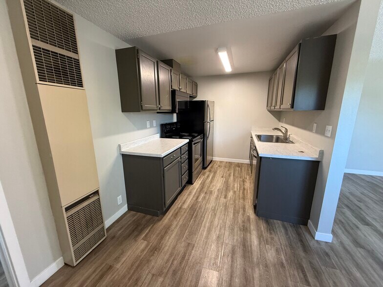 More Photos Of 80 Vine St, Reno Apartments For Sale