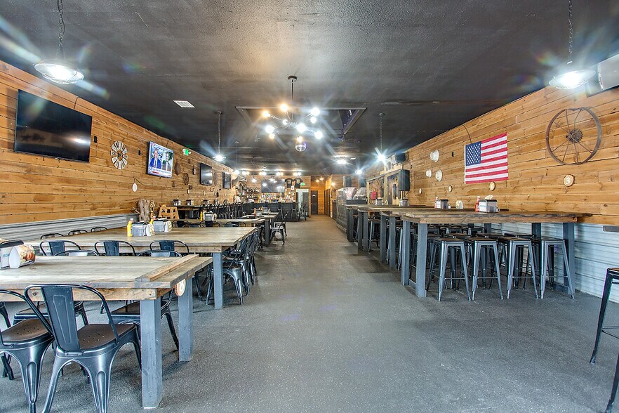 More Photos Of 418 Washington St, Chattahoochee Storefront For Sale